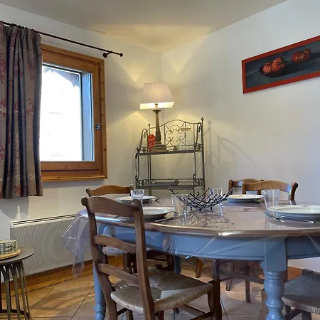 De Standing Au Calme Avec Balcon Et Parking, Au Coeur De - Fr-1-624-23 Apartment *